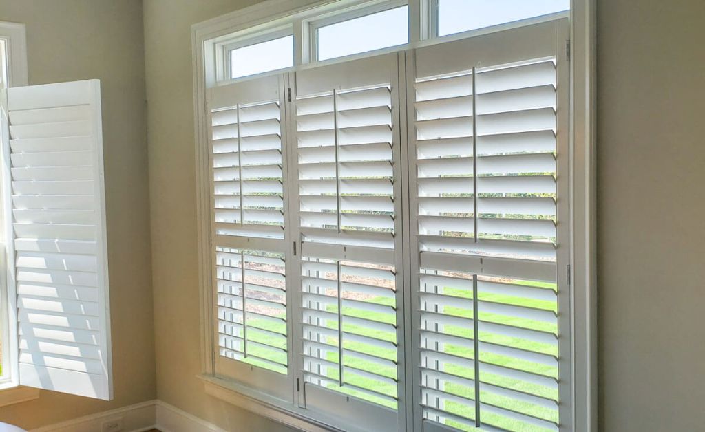 windows Interior shutters 1024x628 windows Interior shutters 1024x628